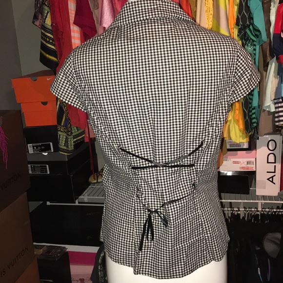 Black and white button up - Picture 2 of 4